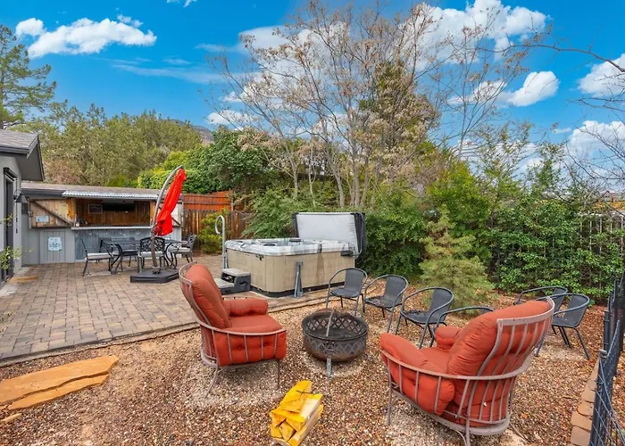 Modern Cowboy Retreat | Hot Tub | Saloon | Pets Sedona